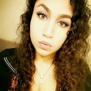 Meet your Posher, Marissa